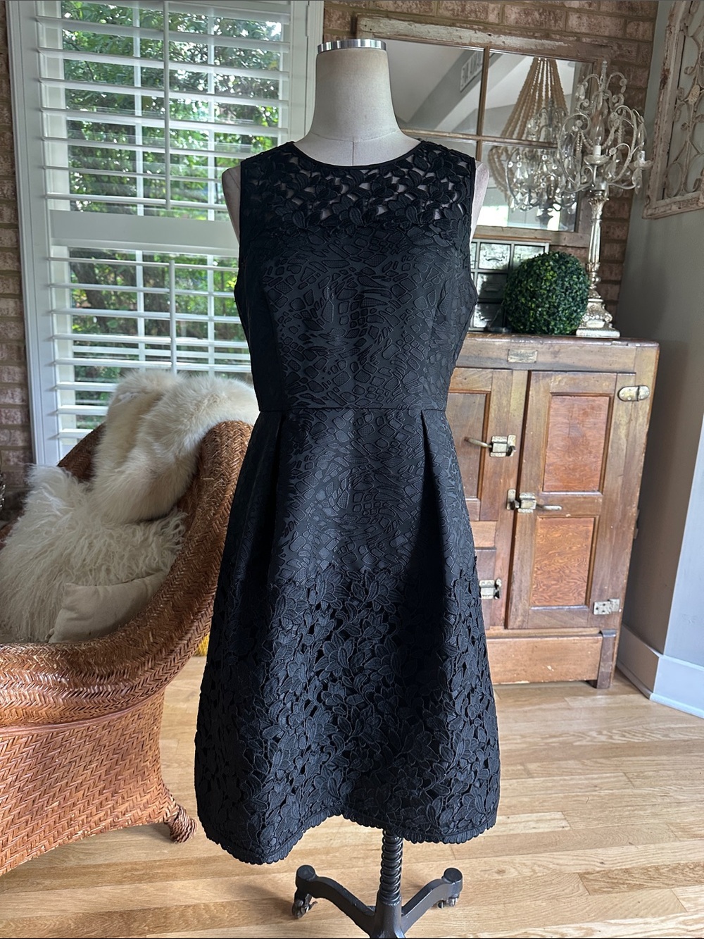 WHITE HOUSE BLACK MARKET BLACK JACQUARD LACE SLEEVELESS DRESS 6 NEW